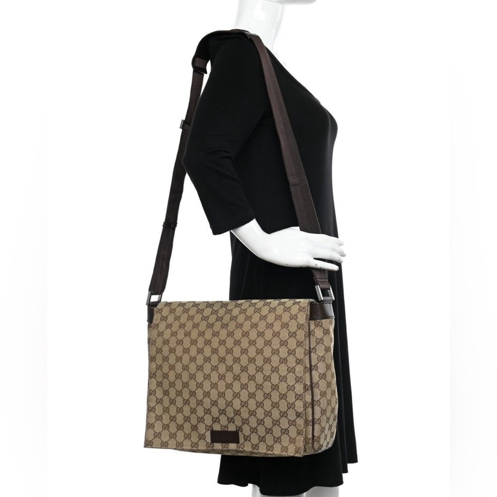 Authentic GUCCI Brown GG Canvas Messenger Shoulder Crossbody Bag